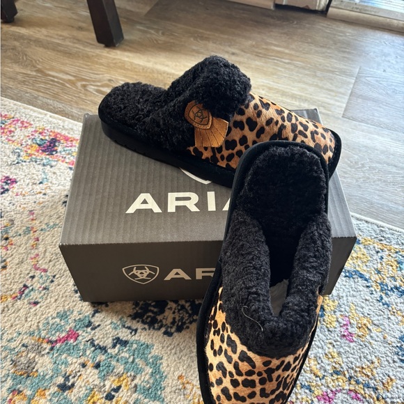 Women’s Ariat Leopard Print House Slippers Size 8 - Picture 2 of 4